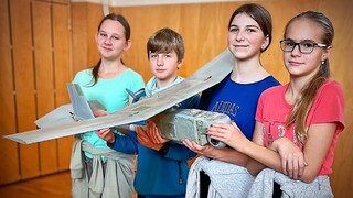 Ilustrační obrázek ke článkuPOKOS poprvé předvedl vojenské drony. Prohlédly si ho děti na severní Moravě