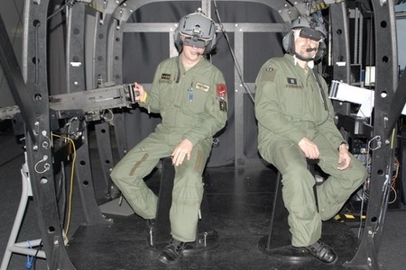 Vrtulníkáři převzali certifikáty kurzu taktického létání 