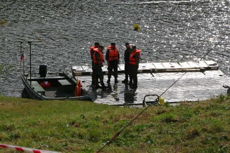 Ženisté a záchranáři v rámci cvičení odstraňují následky fiktivních povodní na Moravě