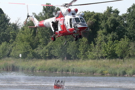 Když Sokol s „bambinou“ hasí požár