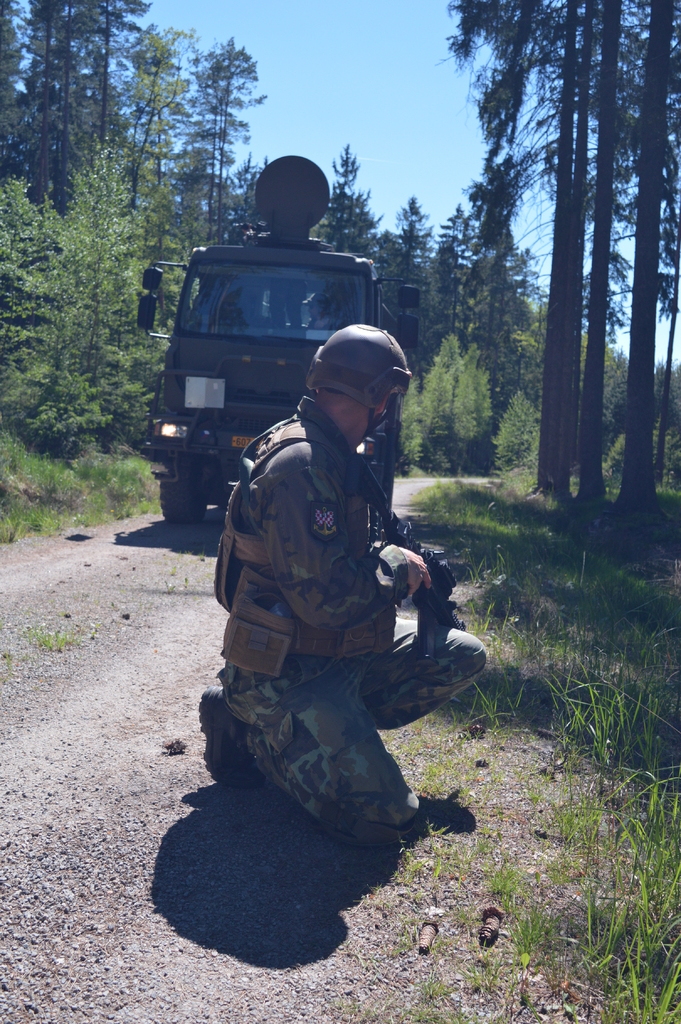 Z výcviku v dovednostech Route Clearance Patrol (RCP)