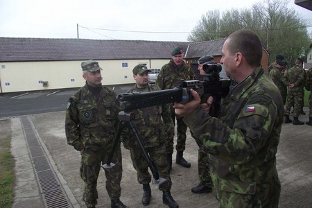 Záložníci mohli vyzkoušet zahraniční zbraně