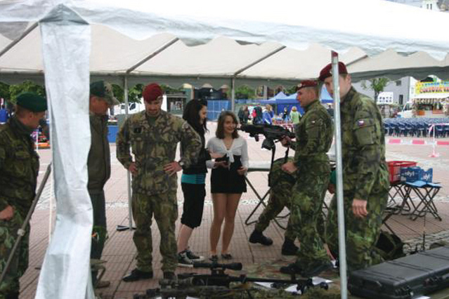 O vojáky byl zájem a ještě se ani nezačalo (Bambiriáda 2013, Zlín)
