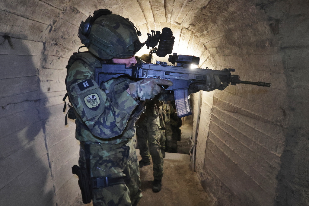 Znojemské podzemí místem výcviku aktivní zálohy 