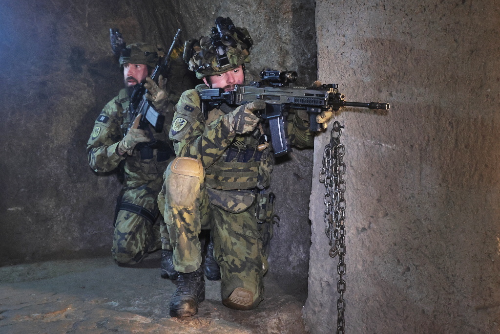 Znojemské podzemí místem výcviku aktivní zálohy 