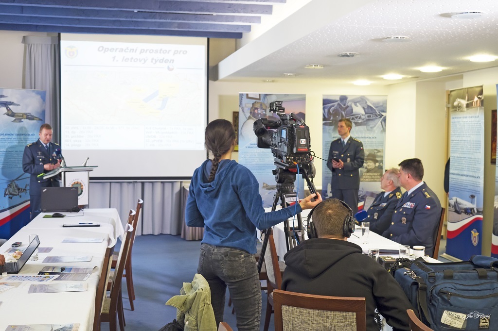  Tisková konference se konala v prostorách Posádkového domu armády Praha
