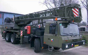 Automobilní jeřáb AD-30 