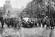 Slavné chvíle prezidenta-osvoboditele TGM, všech státotvorných občanů republiky i metropole. Prezident doprovázen svými věrnými bojovníky, v den návratu do vlasti 21.11.1918 na Václavském nám
