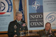 fotografie 3 - Hlavní projev přednesl vrchní velitel spojeneckých sil v Evropě