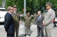 Generálmajor Josef Bečvář, starosta Prahy 6 Tomáš Chalupa a další účastníci pietního aktu.