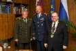 Společné foto generála Bulíka, generála Picka a primátora Čambaly